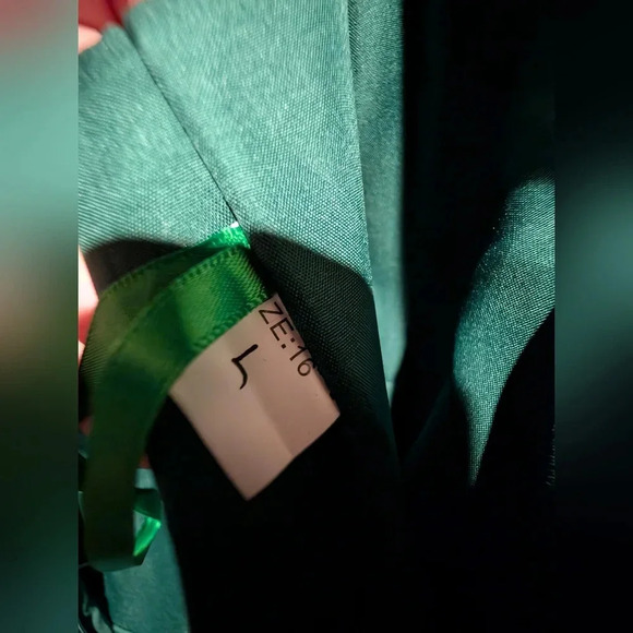 Amazon - Never Worn Junior Girls Bridesmaid Dress - Picture 5 of 6